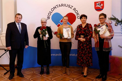 Wolontariusze uhonorowani przez starostę puławskiego 11