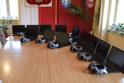 Pokaż zdjęcia 13 zestawów komputerowych dla Zespołu Szkolno-Przedszkolnego w Baranowie