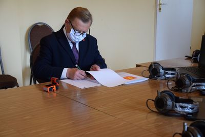 Pokaż zdjęcia 13 zestawów komputerowych dla Zespołu Szkolno-Przedszkolnego w Baranowie