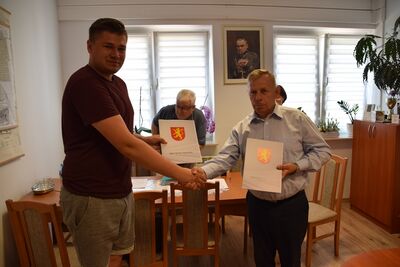 Podpisanie Umowy z Wykonawcą na zadanie Rewitalizacja zbiornika wodnego w miejscowości Baranów