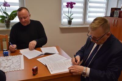 Podpisanie umowy Modernizacja i rozbudowa infrastruktury wodociągowej w gminie Baranów 1