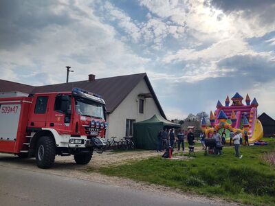 Festyn z okazji Dnia Flagi Rzeczypospolitej Polskiej i Dnia Strażaka w Czołnie